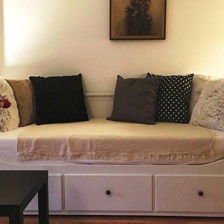 Studio 16 Novi Sad Luaran gambar