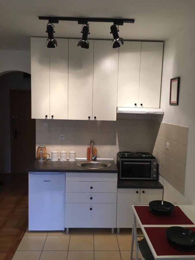 Studio 16 Novi Sad Luaran gambar