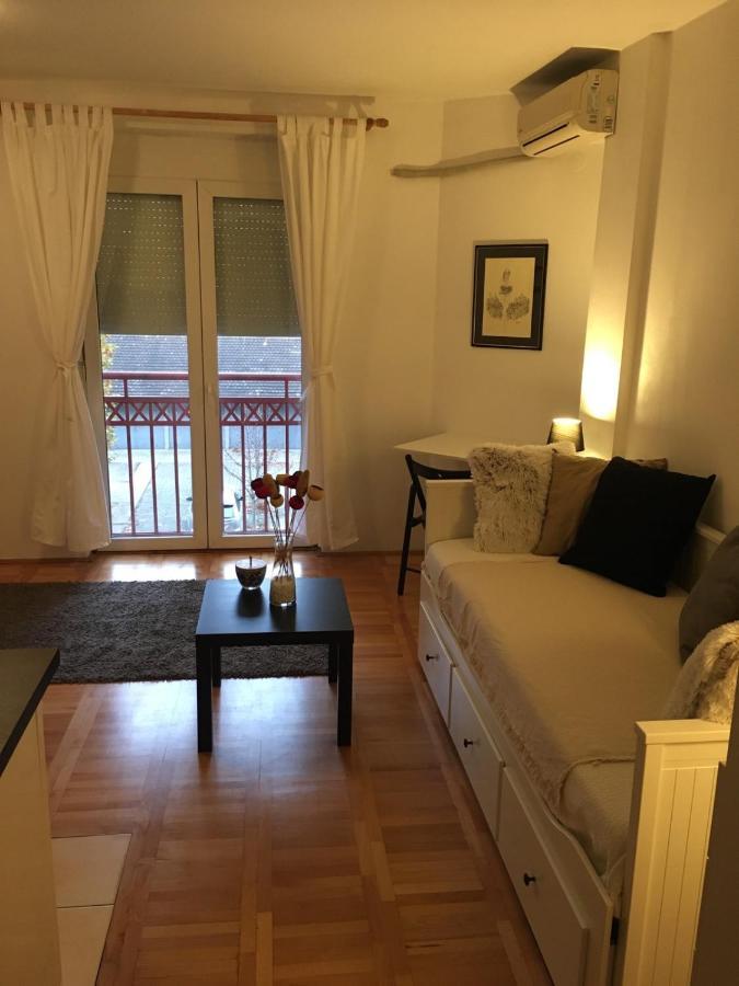 Studio 16 Novi Sad Luaran gambar