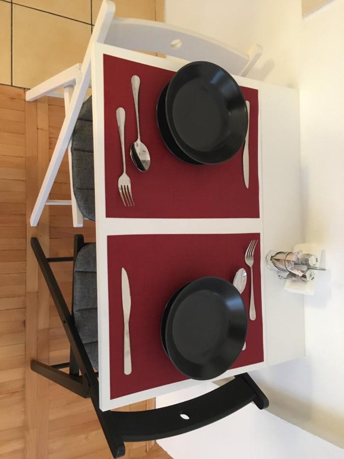 Studio 16 Novi Sad Luaran gambar